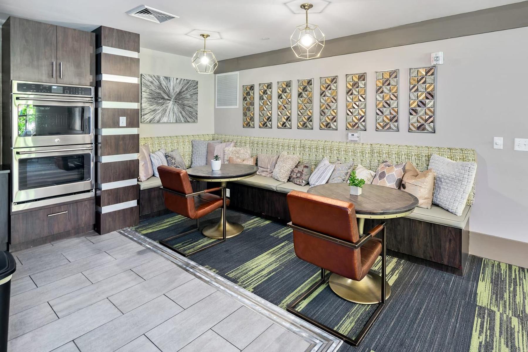 Uptown 4Th Ward Luxury Apt Year-Round Pool シャーロット エクステリア 写真